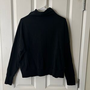 Vuori Women's Black Sweatshirt